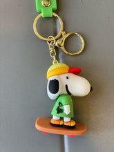 Load image into Gallery viewer, Snoopy Keychain
